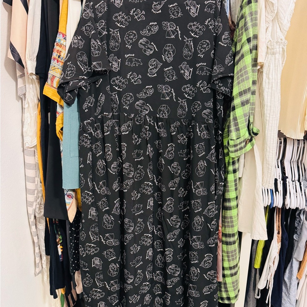 Dressed in LALA Black and White Patterned Long Sleeve Dress